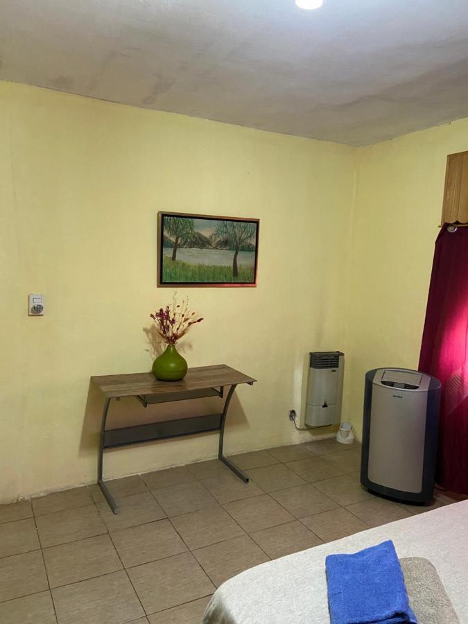 Luis'S House Ezeiza Airport Hotell Monte Grande Exteriör bild
