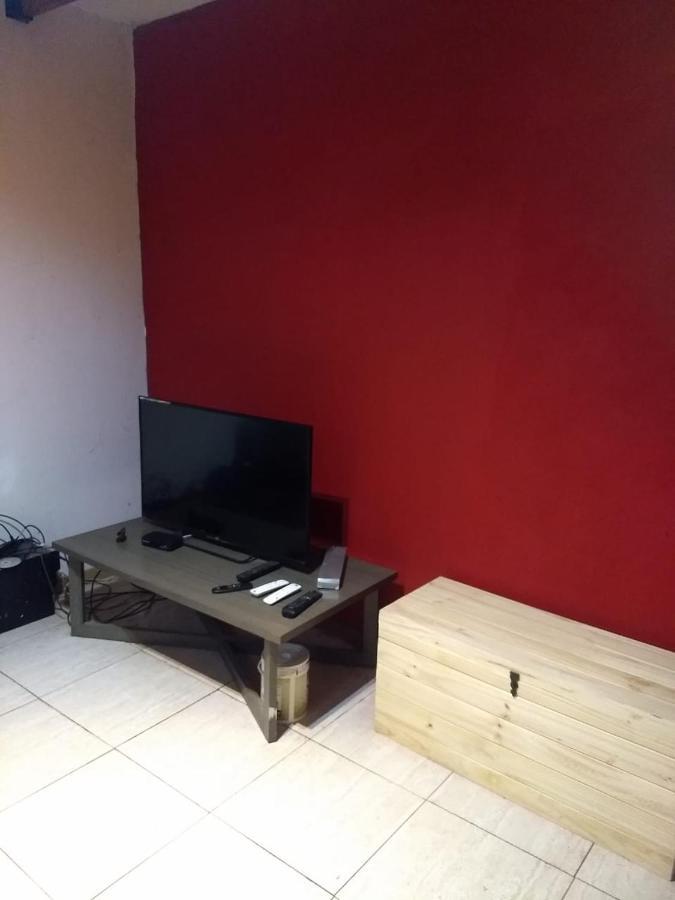 Luis'S House Ezeiza Airport Hotell Monte Grande Exteriör bild